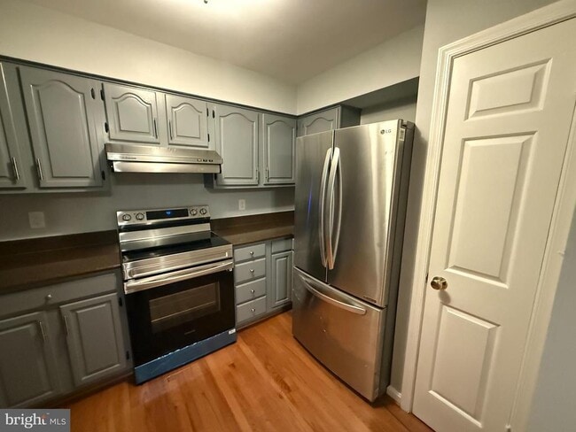 Building Photo - 3965 Pepperidge Ct