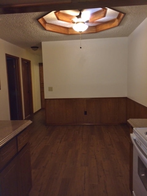 Building Photo - 2108 Meench Dr