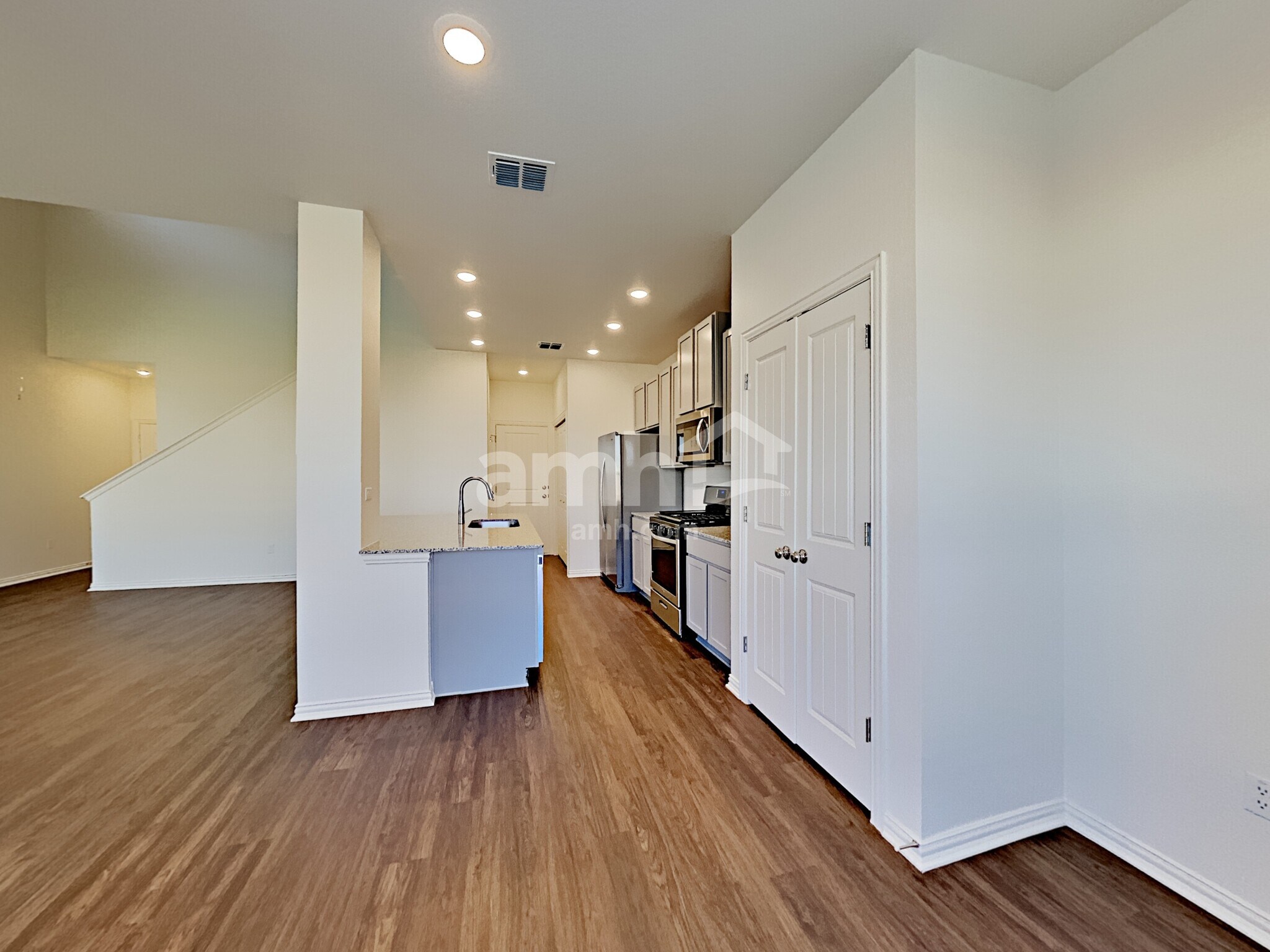 Building Photo - 2721 Meadowood Heights
