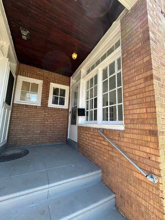 Building Photo - 1243 Dayton St
