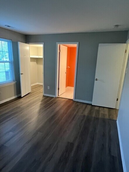Building Photo - 568 Thrush Ct