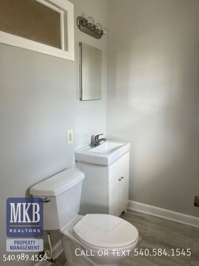 Building Photo - 1520 Longview Ave