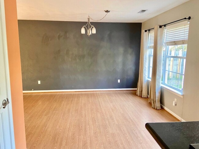 Building Photo - 3BD/2.5BA Home in Chicks Beach with Garage...