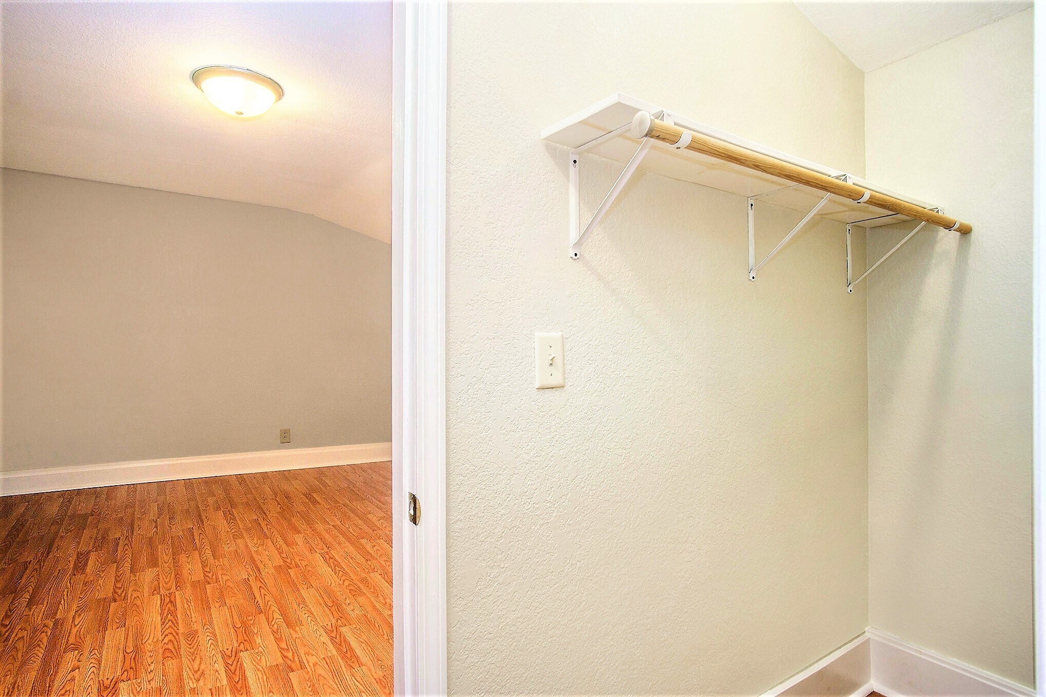 Large Walk-In Closet - 1209 Pine St