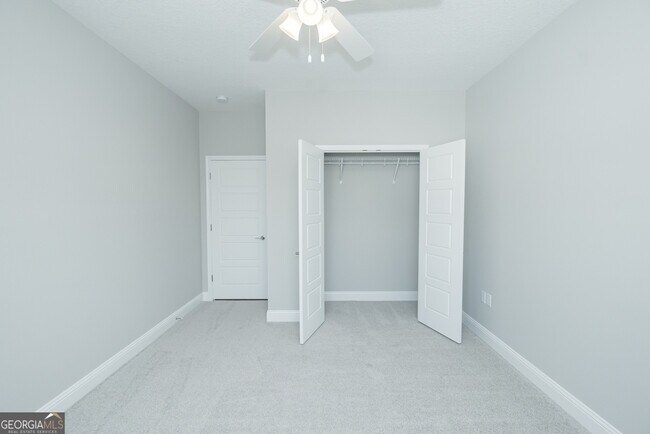 Building Photo - 229 The Villas Wy