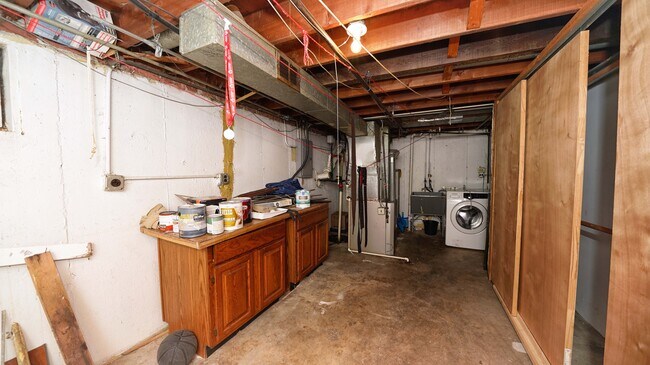 Building Photo - 7913 N Nordica Ave