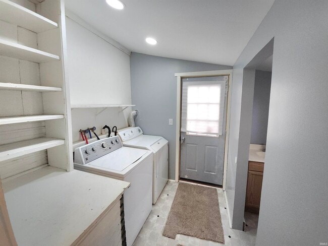 Building Photo - 1302 N Lafountain St