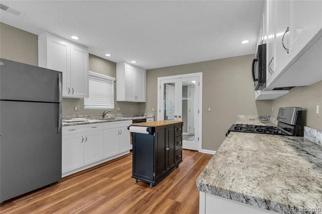 Building Photo - 3320 Harvard Rd