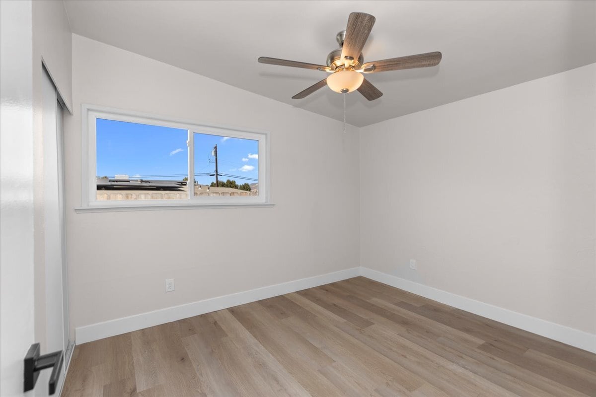 Building Photo - 9255 Fairlawn St
