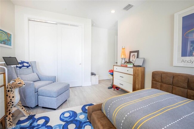 Building Photo - 536 4th Ave S