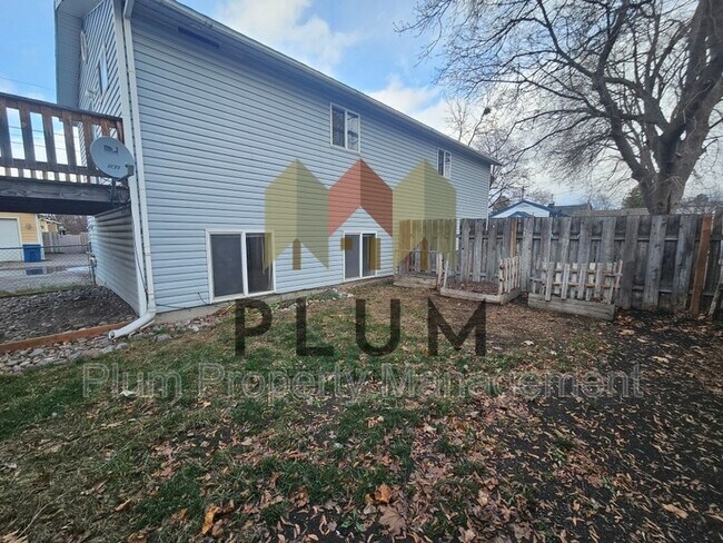 Building Photo - 929 S Johnson St