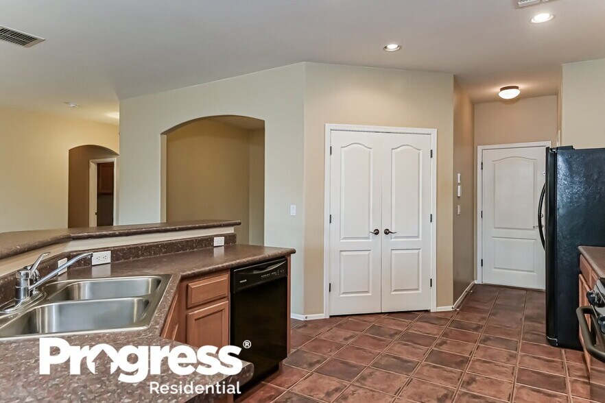 Building Photo - 7450 W Balcony Bay Dr