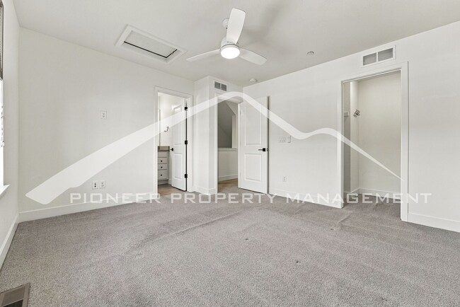 Building Photo - 2842 Kendall St