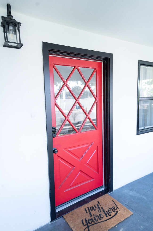 Building Photo - 156 W Peoria St