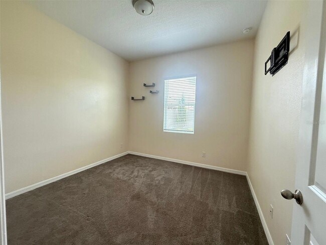 Building Photo - 2074 Brillante Dr