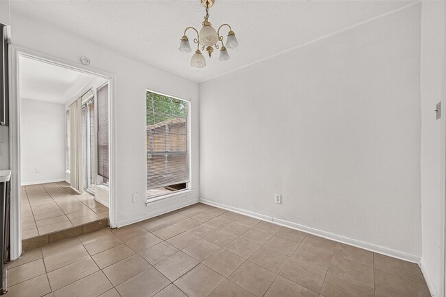 Building Photo - 2523 Creekway Cir