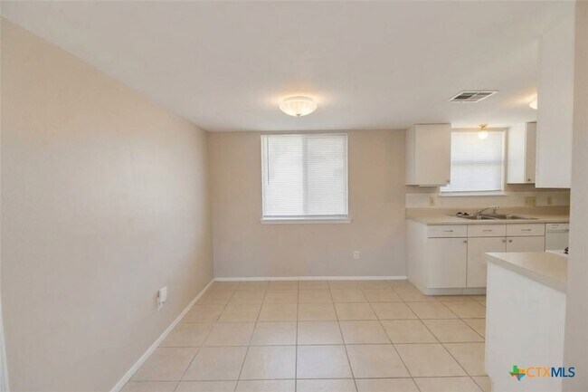 Building Photo - 1225 Westway Cir