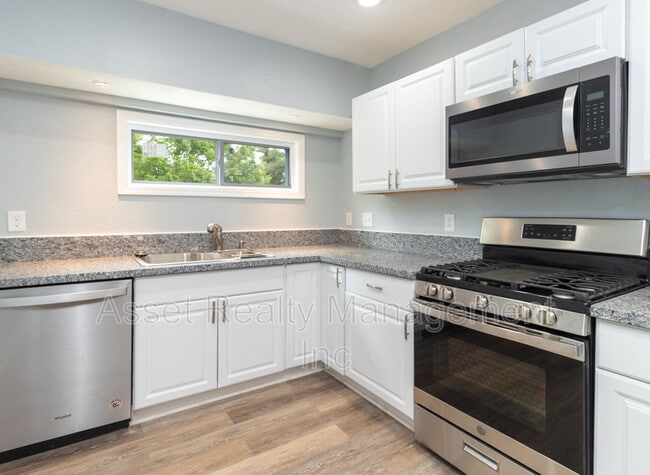 Building Photo - 5211 Holston Dr