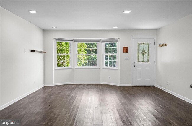 Building Photo - 10202 Daventry Dr