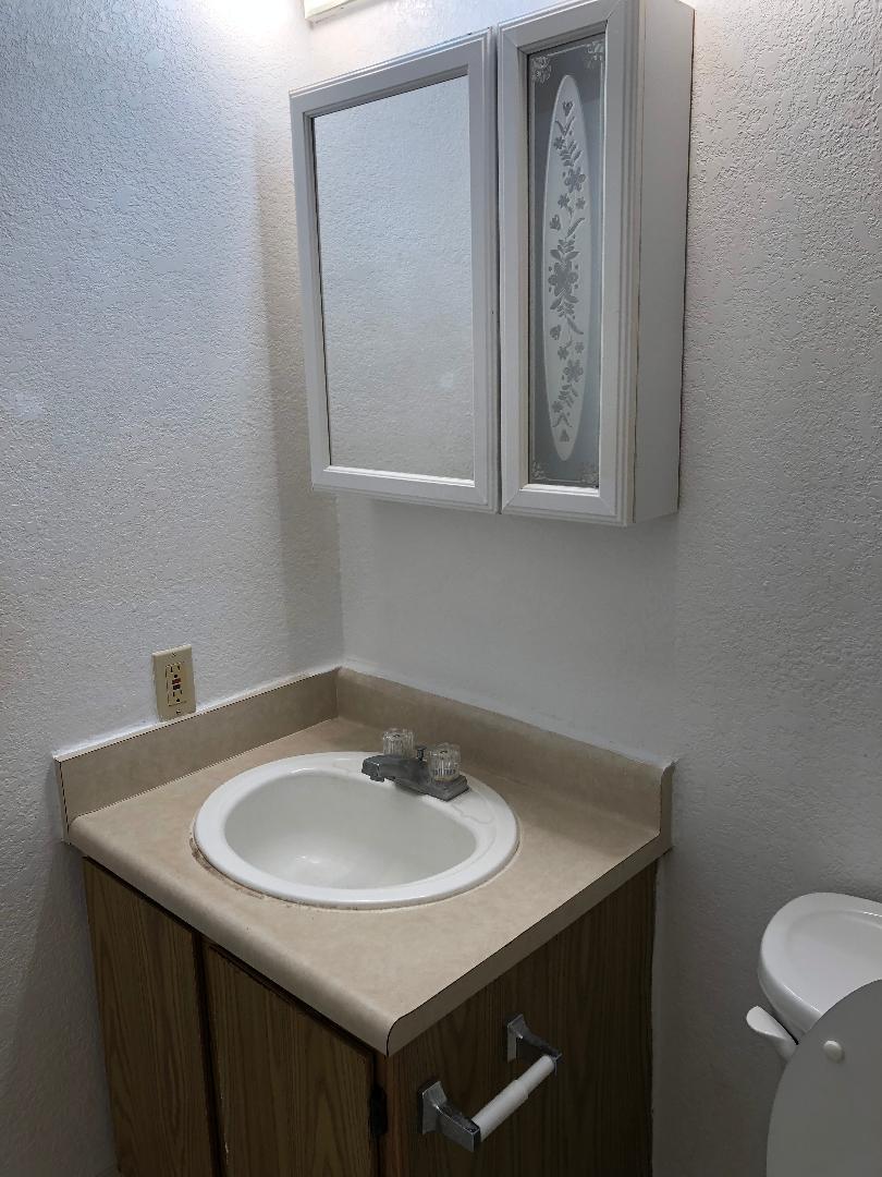 Vanity sink - 95-644 Hanile St