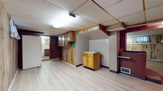 Building Photo - 907 New Britain Ave
