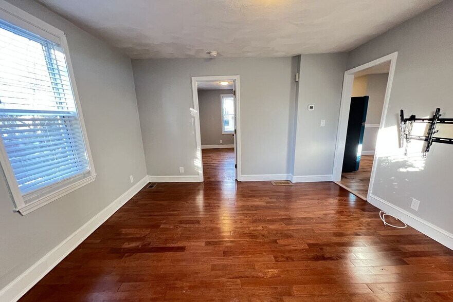 Building Photo - 1 Mill St Ct