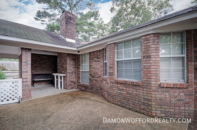 Building Photo - 502 Pelahatchie Shore Dr