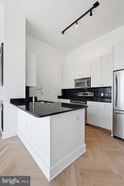 Building Photo - 520 John Carlyle St