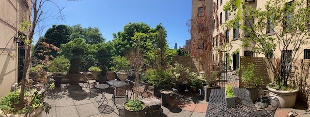 Private Terrace - 2000 N Lincoln Park W
