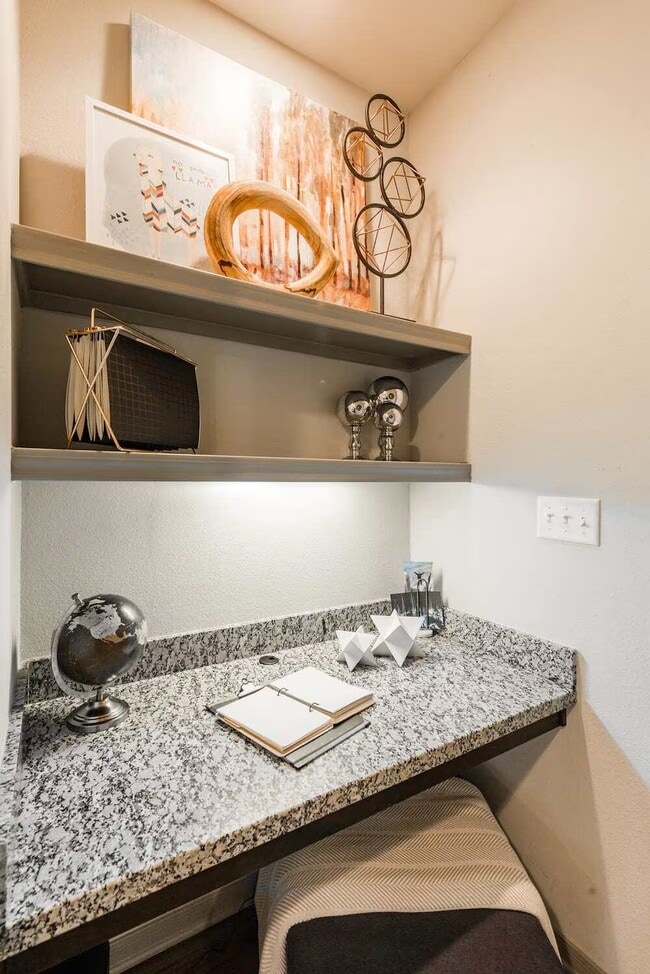 Building Photo - Live the Lifestyle You Deserve!