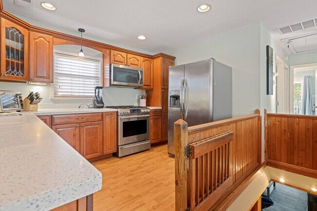 Building Photo - 909 Indian Dr