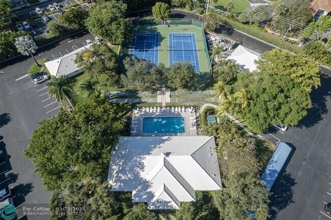 Building Photo - 6319 Bay Club Dr