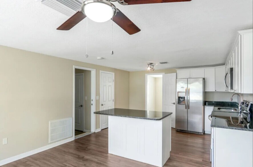 Building Photo - 7202 Palisade Dr
