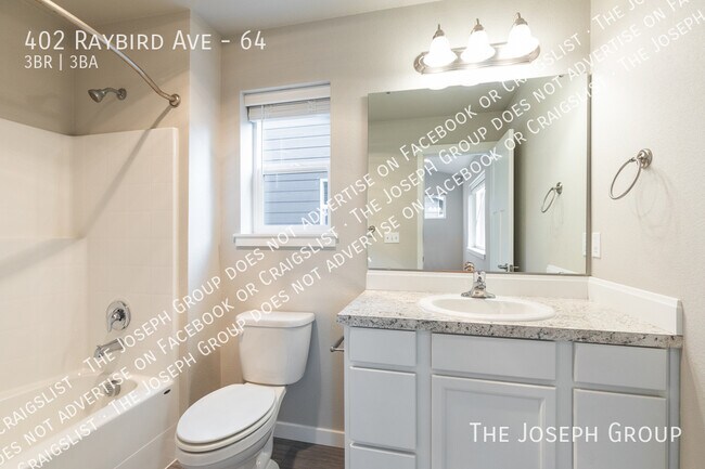 Building Photo - 402 Raybird Ave