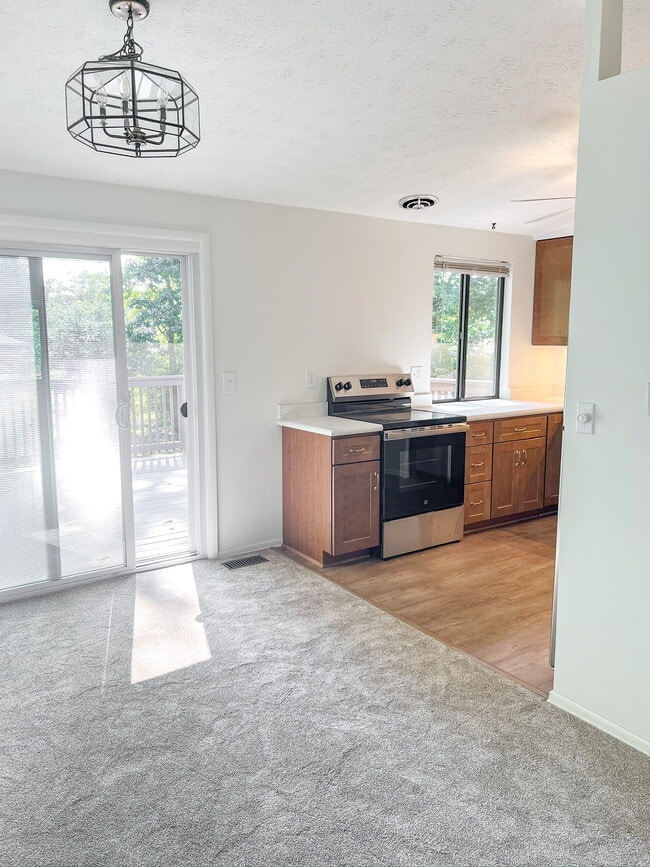 Building Photo - 136 Old Gate Rd