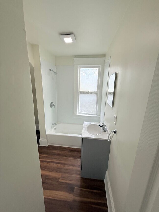 Building Photo - 3721 E 50th St