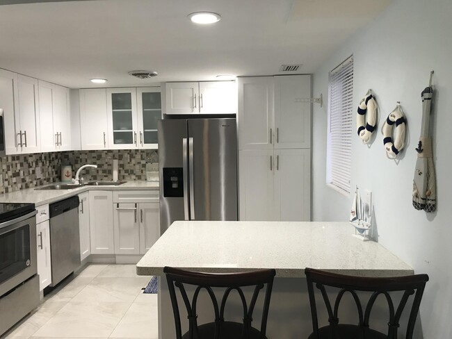Building Photo - 3500 S Ocean Blvd