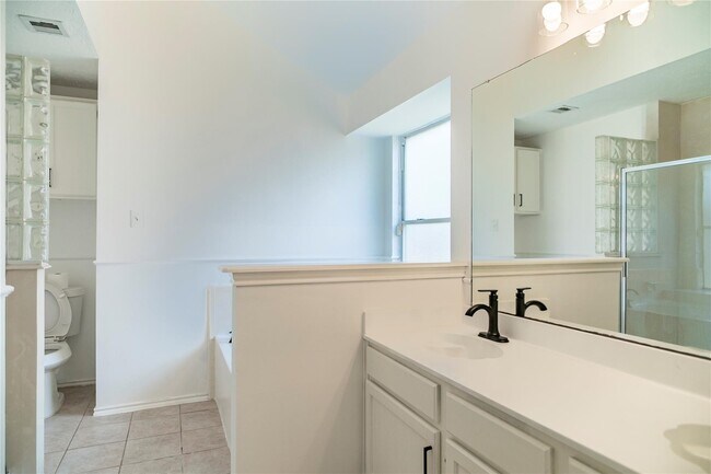 Building Photo - 16342 Maple Downs Ln