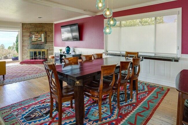 Building Photo - 11 Kenilworth Dr