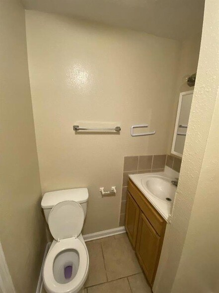 Building Photo - 1361 Westlawn Dr