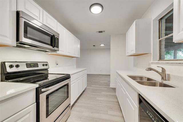 Building Photo - 6048 Hillcrest Dr