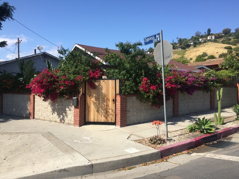 Building Photo - 1253 Cypress Ave