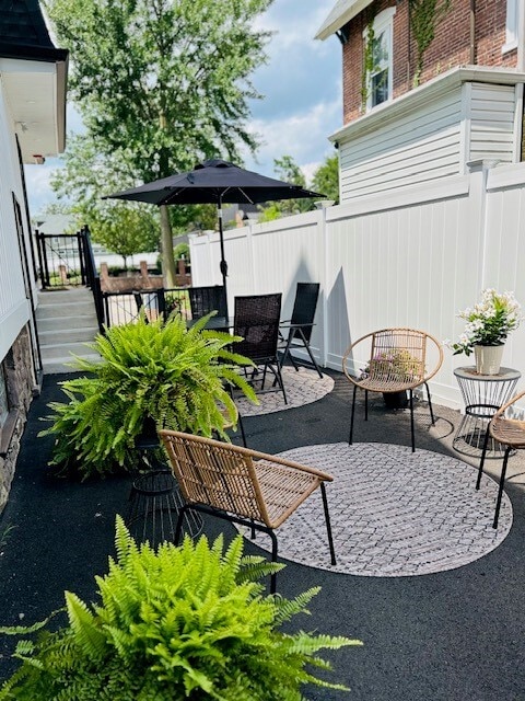 Building Photo - 263 S York Rd