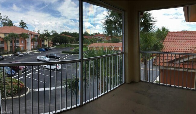 Building Photo - 6400 Aragon Way