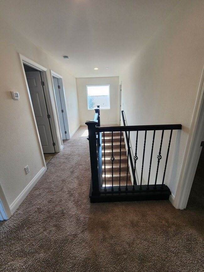 Building Photo - 231 Ninos Dr