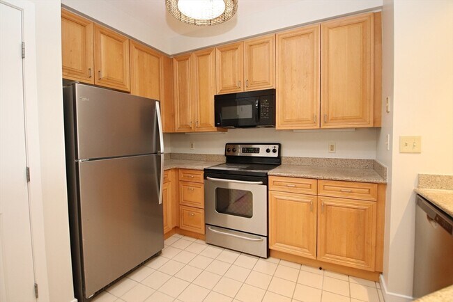 Building Photo - 175 Cottage St