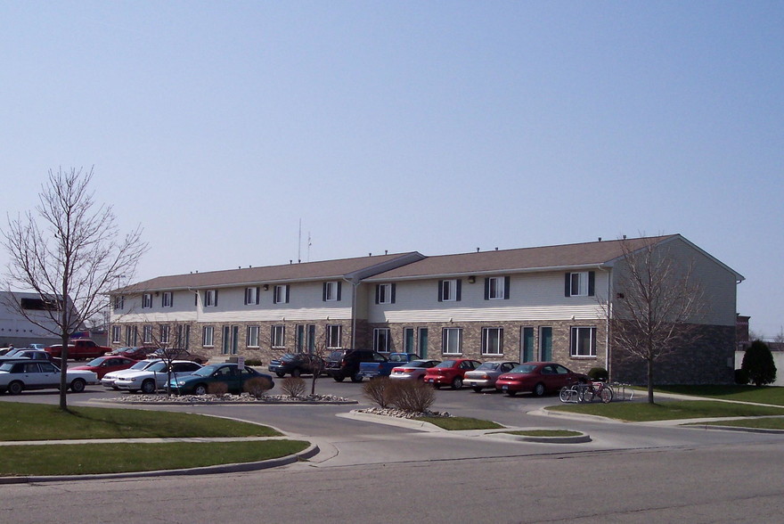 Primary Photo - Appian Way Apartments