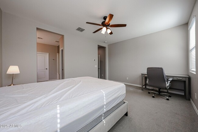 Building Photo - 3813 E Branham Ln
