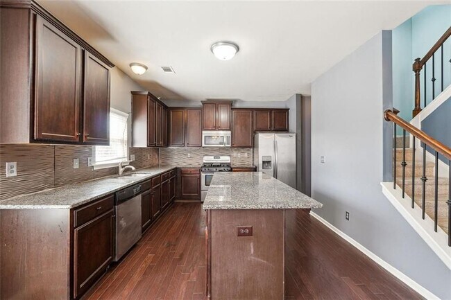 Building Photo - 6331 Salinger Ct