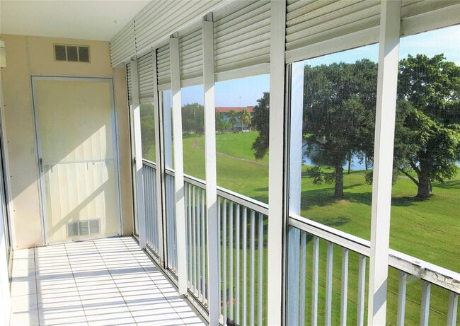 Building Photo - 551 SW 135th Ave